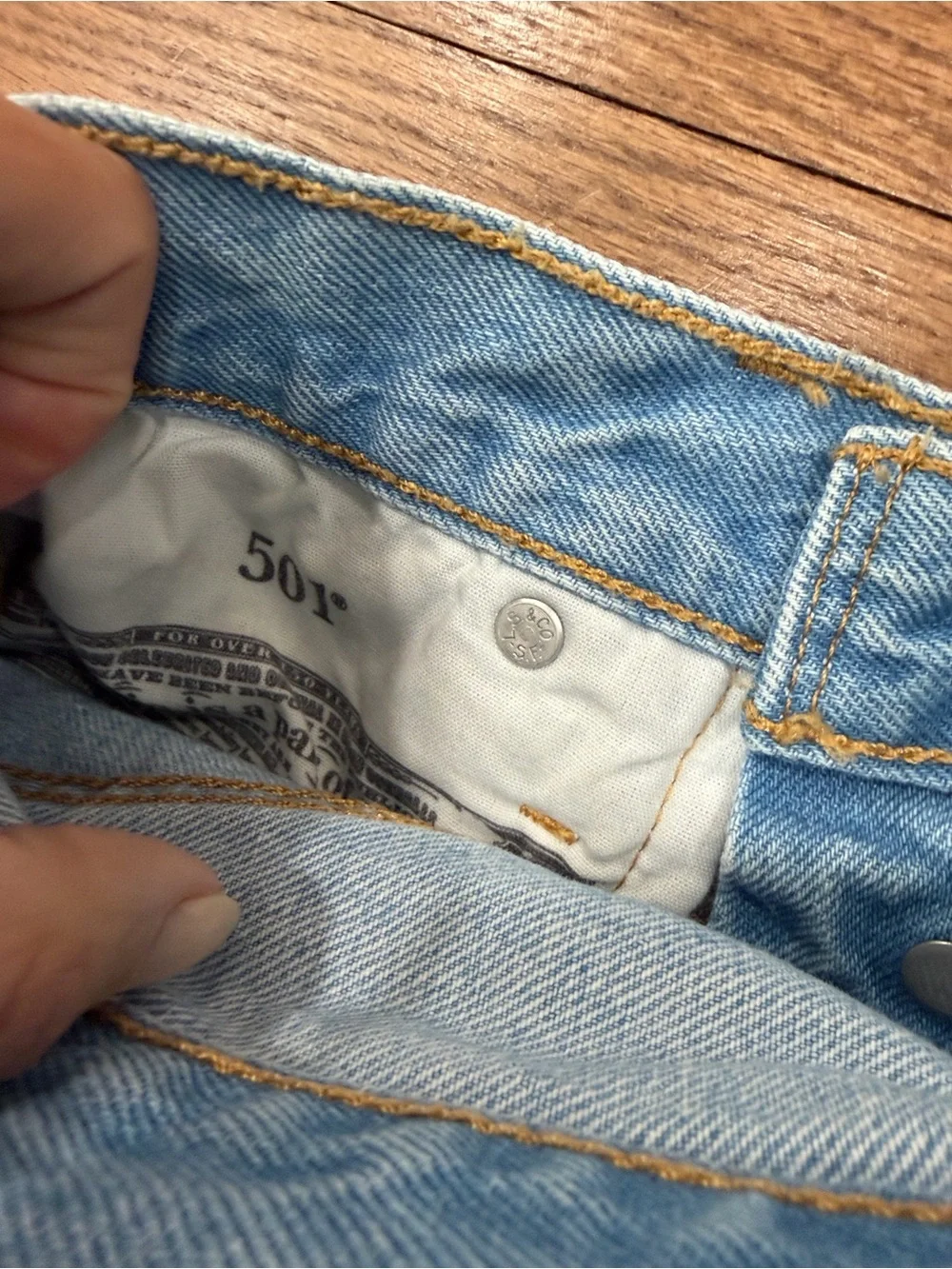 Levi's 501® ORIGINAL FIT HIGH RISE WOMEN'S SHORTS Luxor Heat Sz 25 - Picture 5 of 5